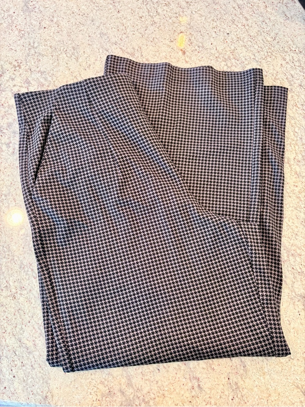 torrid Studio Pants — Black with beige Houndstooth